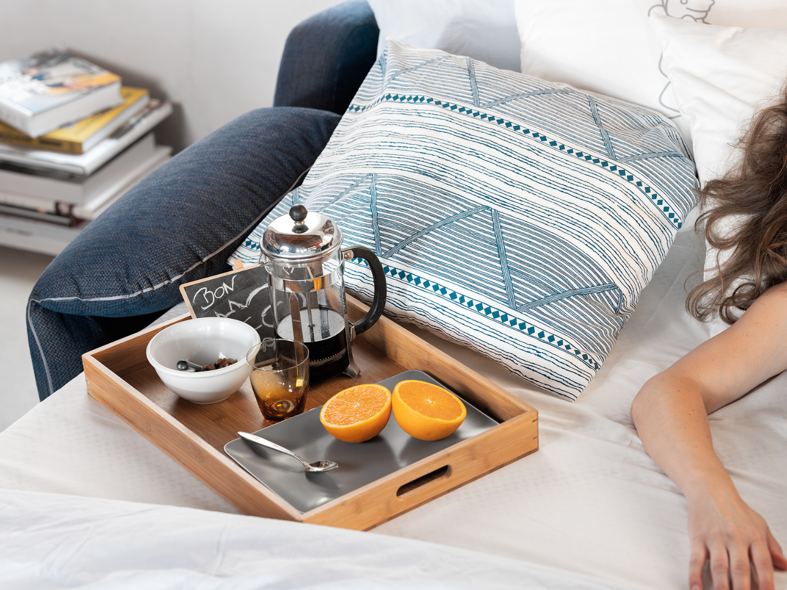 SESIDO_IMPRESSIONS_7 Frühstück auf einem geöffneten Schlafsofa